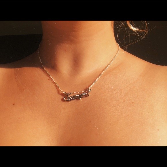 Wonder Woman Necklace - Picture 2 of 2